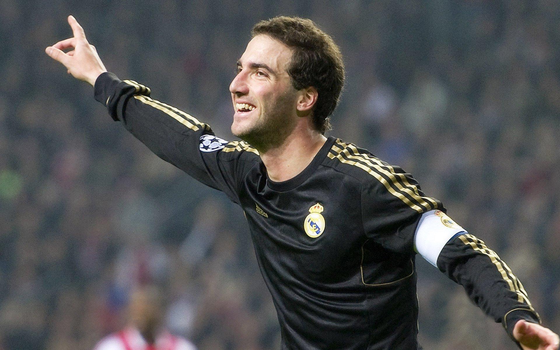 只等HWG!罗马诺,曼联相信塞斯科只想加盟红魔,已送上合同报价