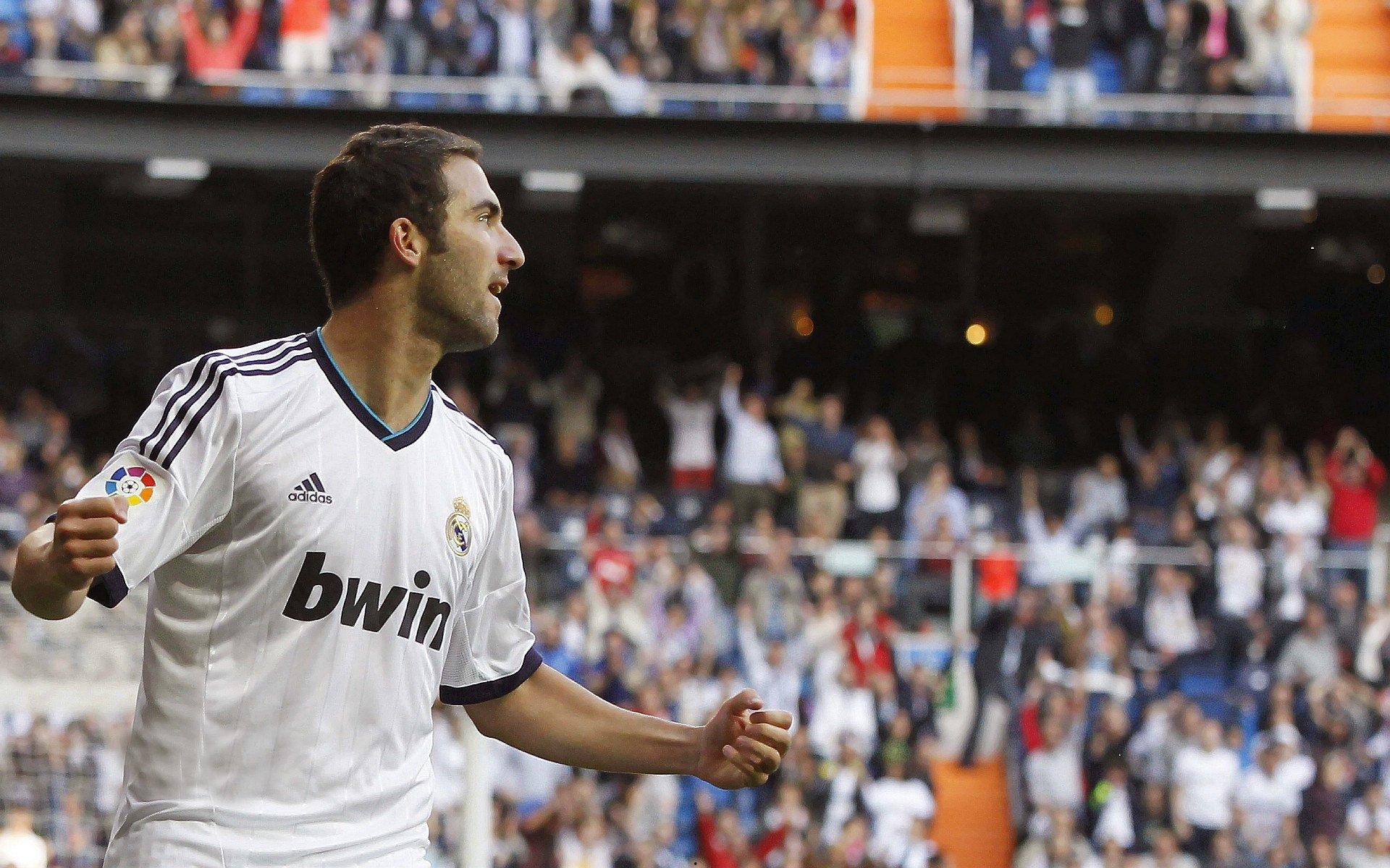 金球奖典礼星光黯淡,皇家马德里集体缺席引关注,仅韦尔以个人身份亮相巴黎